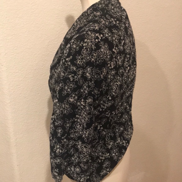 Beautiful blazer - Picture 4 of 6